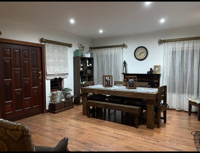 3 BEDROOM FREEHOLD FOR SALE IN PARKHAVEN